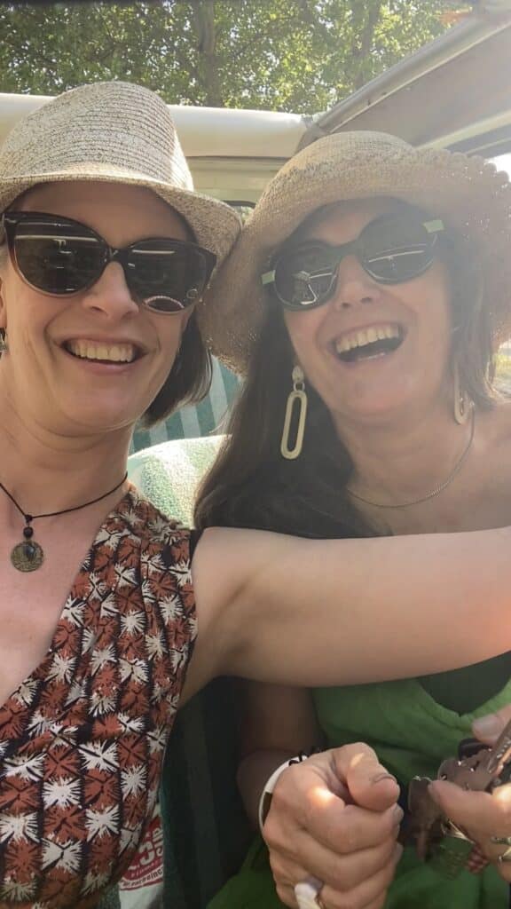 Marie-Cécile alias Esperluette et Coco alias Youpi Tours pour une folle journée d'enregistrement et de découvertes
